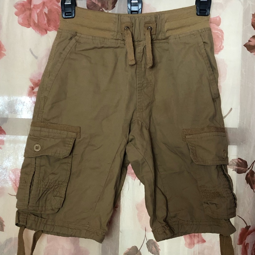 South Pole Tan Cargo Shorts, Boy’s size S/8